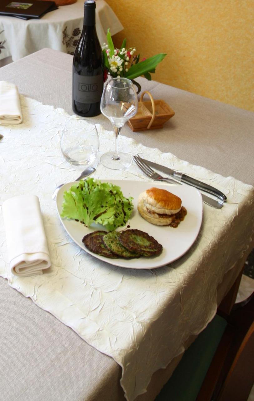Hotel Le Relais Du Coustoubi Campouriez Екстериор снимка