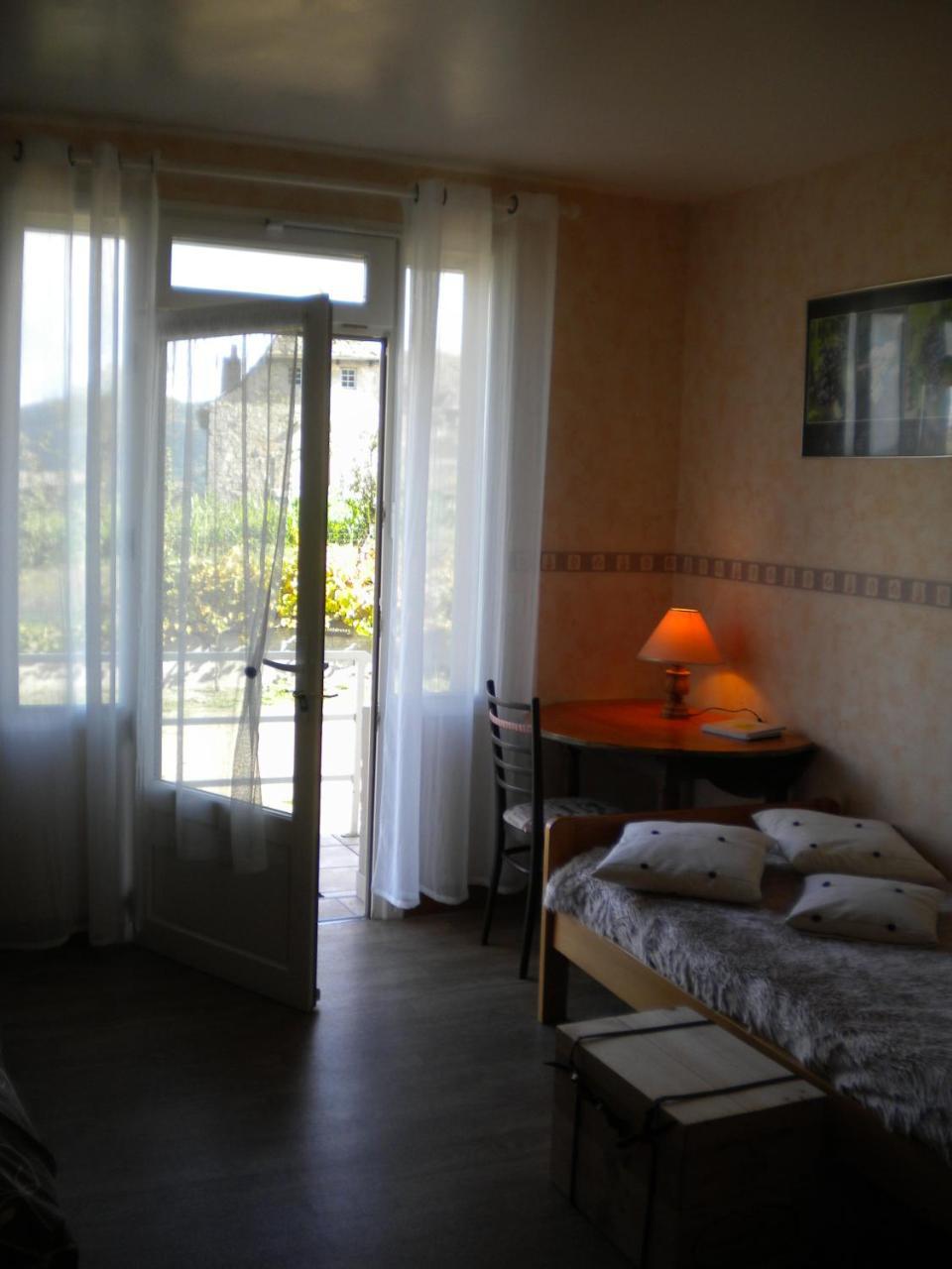 Hotel Le Relais Du Coustoubi Campouriez Екстериор снимка
