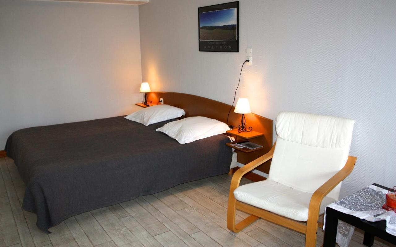 Hotel Le Relais Du Coustoubi Campouriez Екстериор снимка